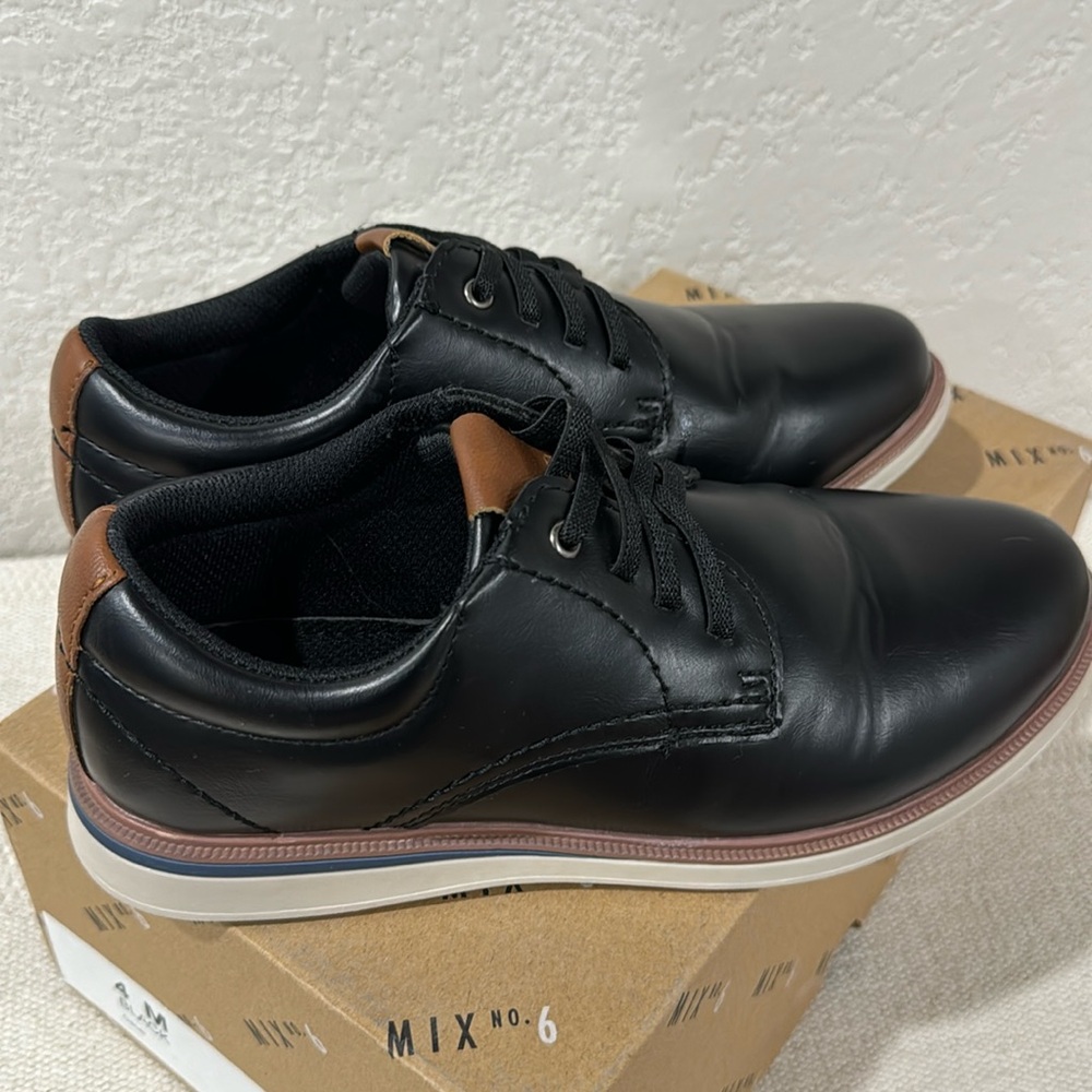 Black semi dressy shoes - little boys size 4M
